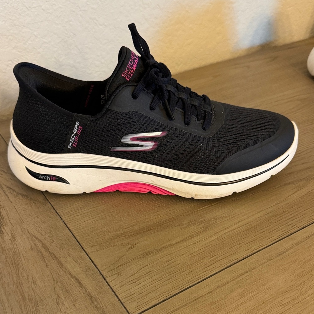 Skechers Black and White Running Shoes